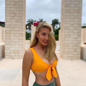 Meet your Posher, Chloe